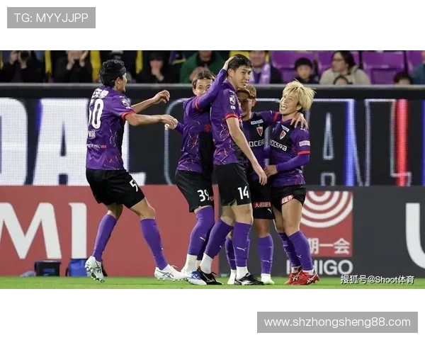 冈山绿雏与长崎航海的激烈对决展现足球魅力与团队精神